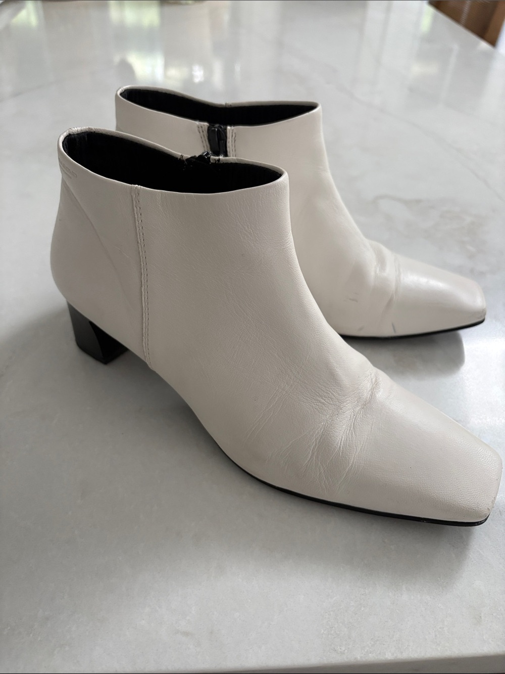 Vagabond Shoemakers Ebba White Leather Booties Side Zip Classic Boho 70's Size 8